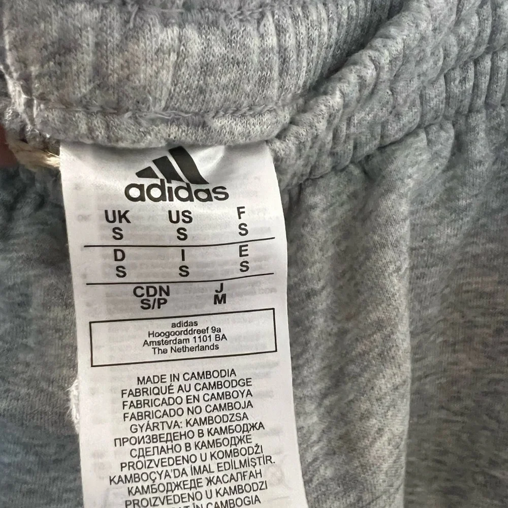 Adidas MEN ESSENTIALS FLEECE 3-STRIPE ATHLETIC SHORTS